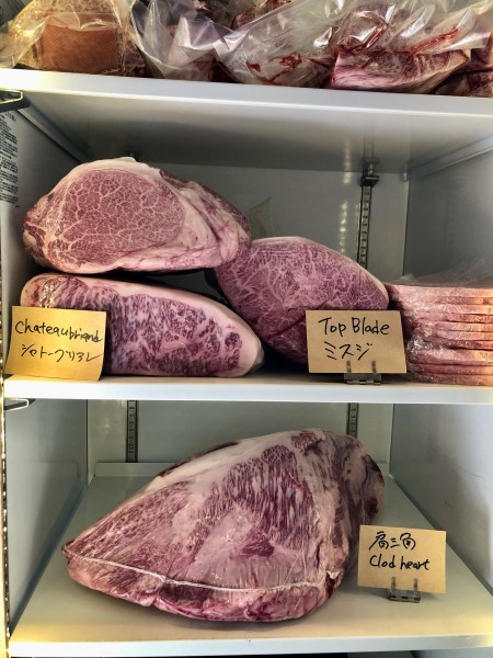 お歳暮や贈り物、お肉のギフトも承っております。