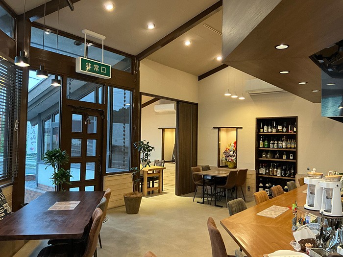 喫茶・お好み焼き・居酒屋 こかげ 店内