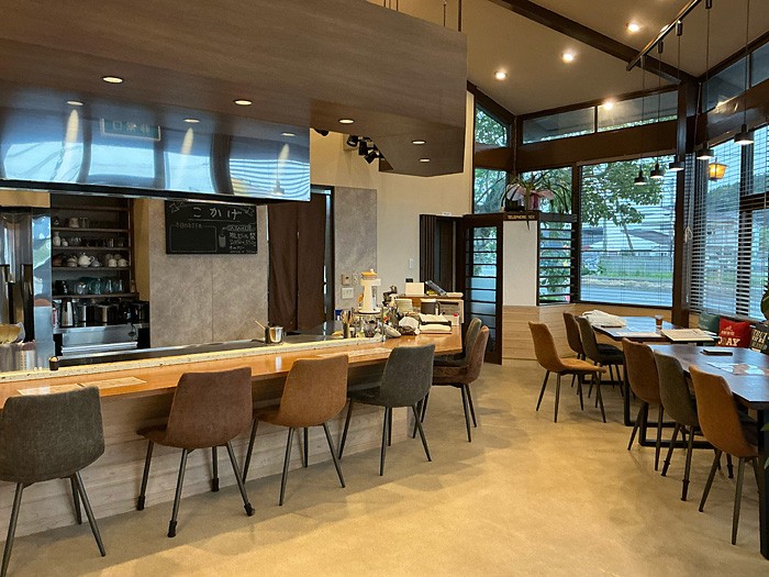 喫茶・お好み焼き・居酒屋 こかげ 店内